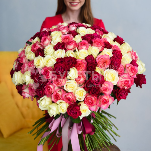 Букет из 201 разноцветной розы
