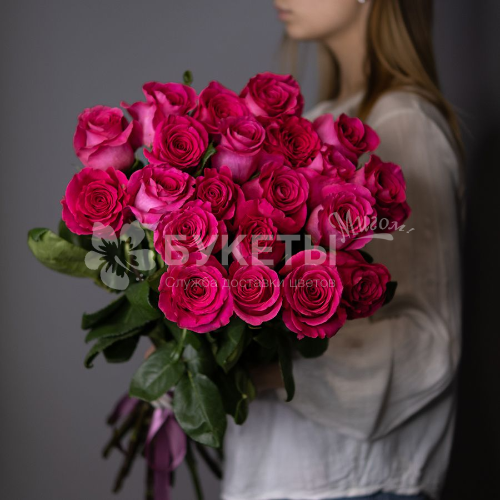 Букет из 25 розовых роз