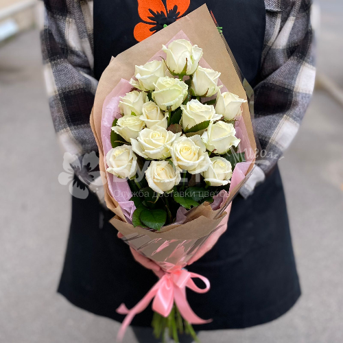 Букет из 15 белых роз