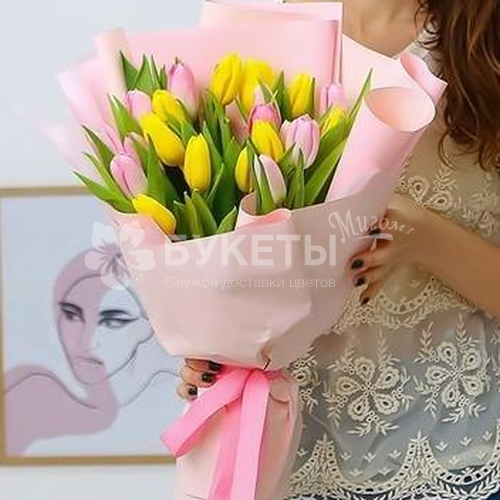 Букет из 21 розового и желтого тюльпана