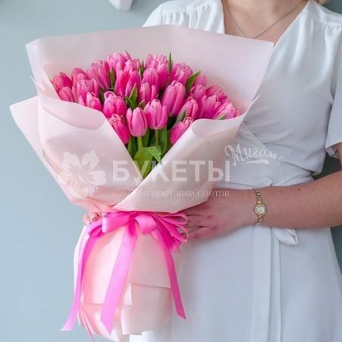 Букет из 35 розовых тюльпанов