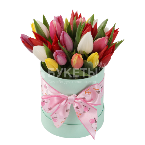 25 тюльпанов микс в шляпной коробке