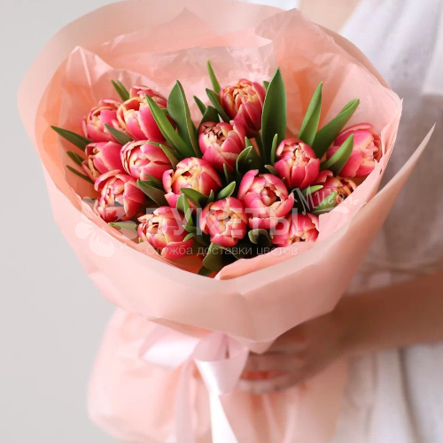 Букет из 15 пионовидных тюльпанов "Columbus"