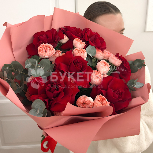 "Розы сердца" - премиальные и пионовидные розы в букете