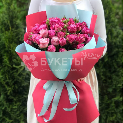 Букет из 21 пионовидной розы "Мирабель"