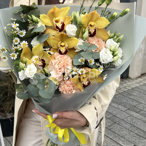 Букет из орхидей "Солнечный бриз"