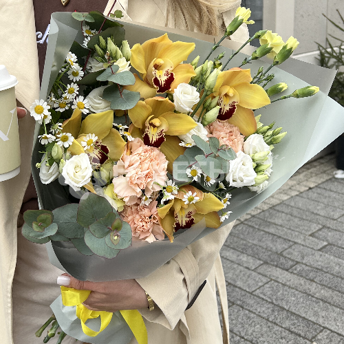 Букет из орхидей "Солнечный бриз"