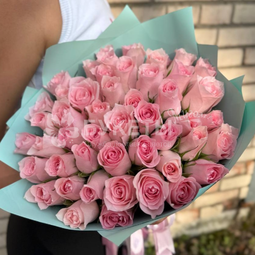 Букет из 51 нежной розовой розы "La Belle"