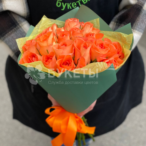 Букет из 19 оранжевых роз