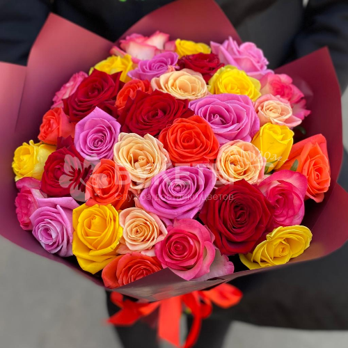 Букет из 35 роз "Яркие эмоции"
