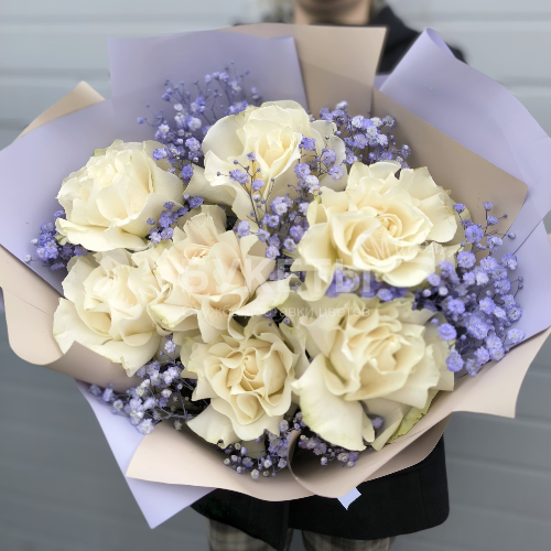 Букет из французских белых роз и гипсофилы