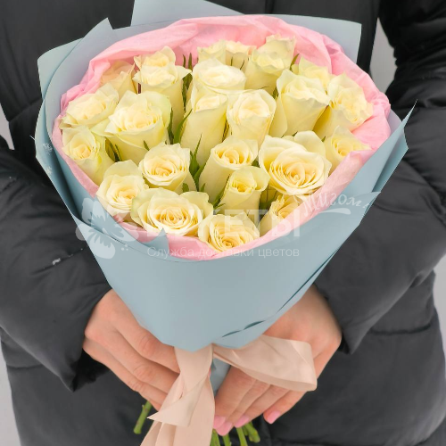 Букет из 25 белых роз "Кения"