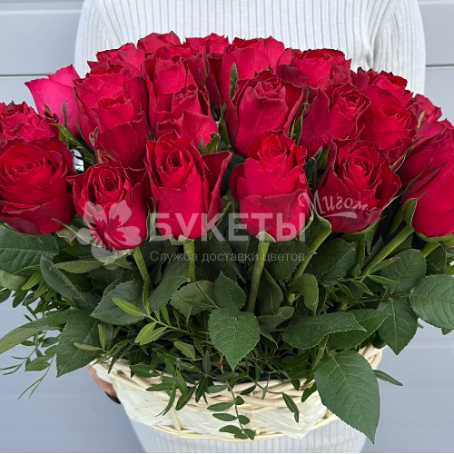 Корзина из 51 красной розы "Мадам Ред"