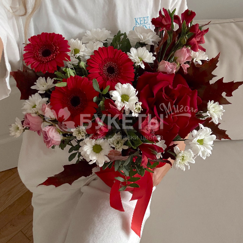 Коробка с цветами "Кленовый вальс"