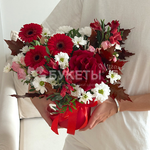 Коробка с цветами "Кленовый вальс"