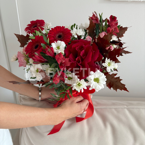 Коробка с цветами "Кленовый вальс"