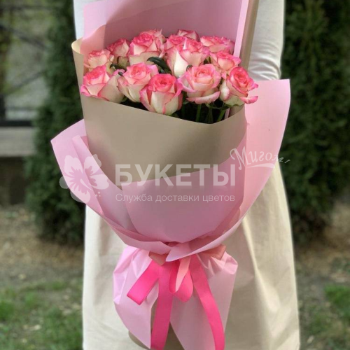 Букет из 15 роз "Джумилия"