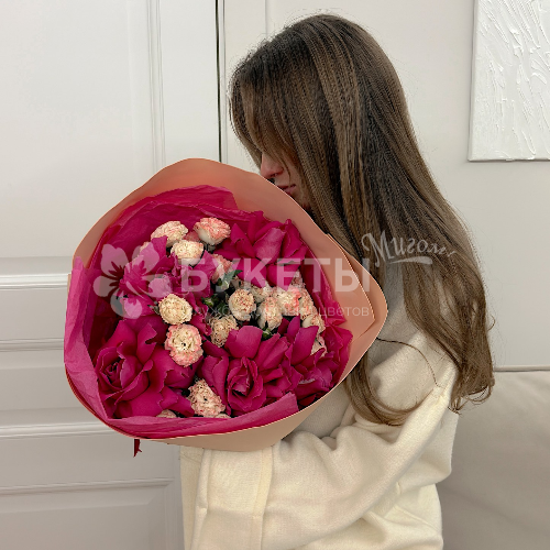 Букет из премиальной розы Пинк Флойд и пионовидной