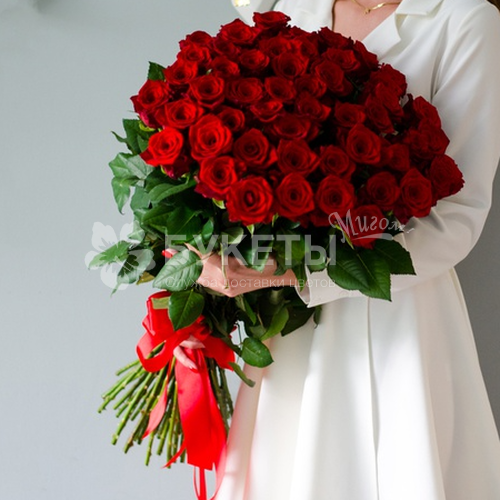 Букет из 51 красной розы "Ред Шарм"