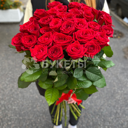 Букет красных роз VIP